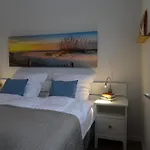 Hangar 19 Seebrise Apartment